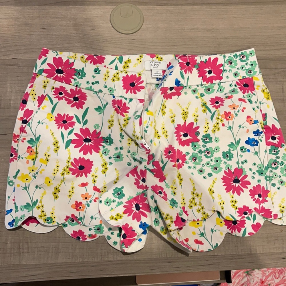 Crown & ivy size 6